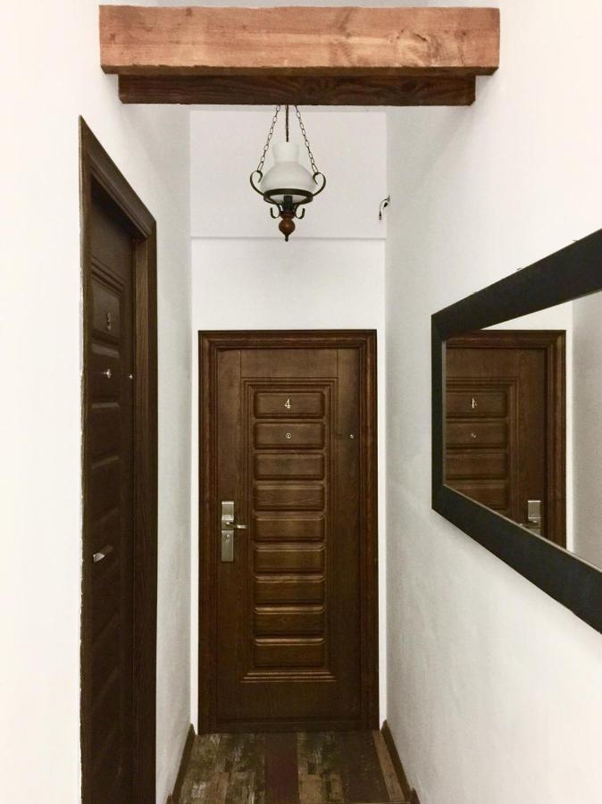 Downtown Hostel ブラショフ エクステリア 写真