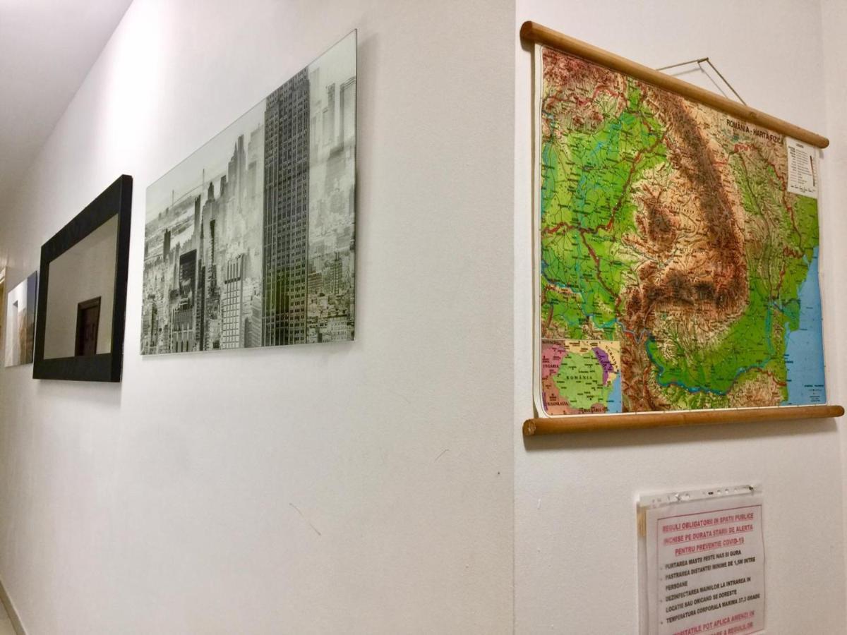 Downtown Hostel ブラショフ エクステリア 写真
