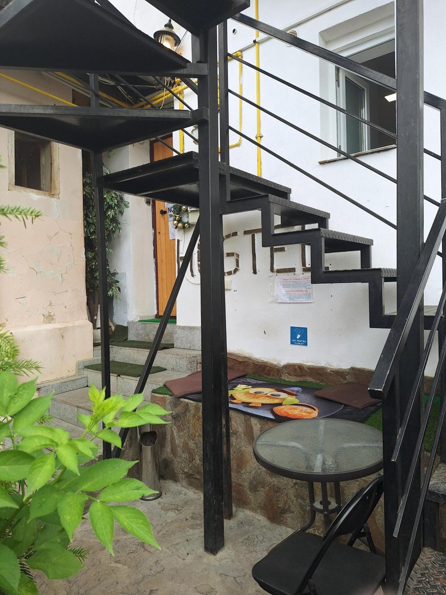 Downtown Hostel ブラショフ エクステリア 写真