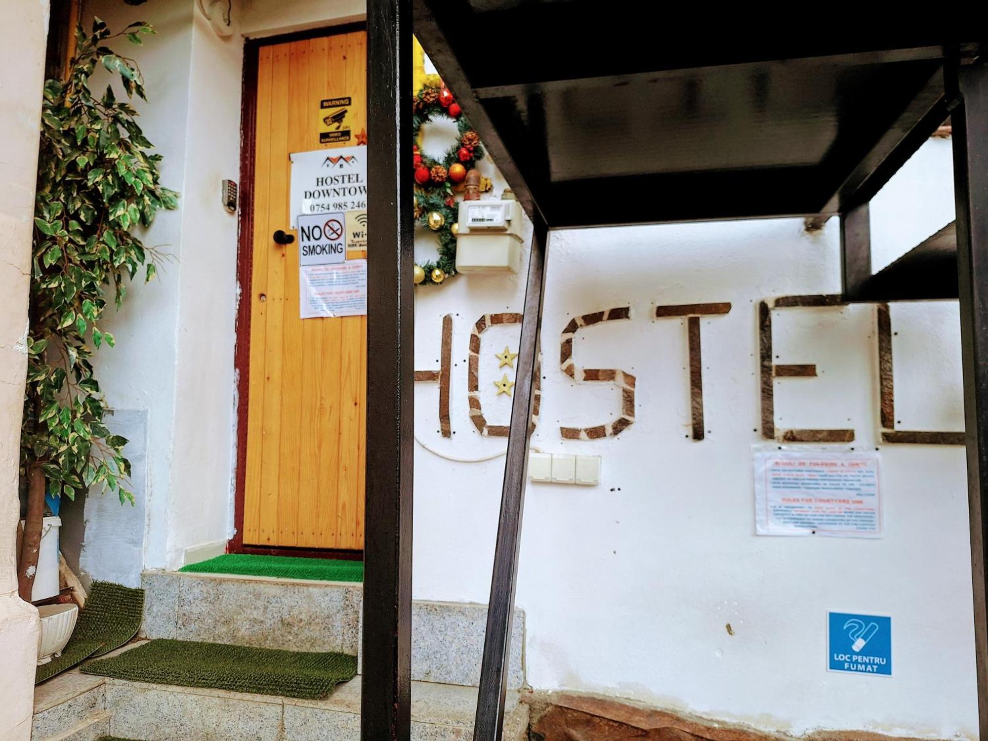 Downtown Hostel ブラショフ エクステリア 写真