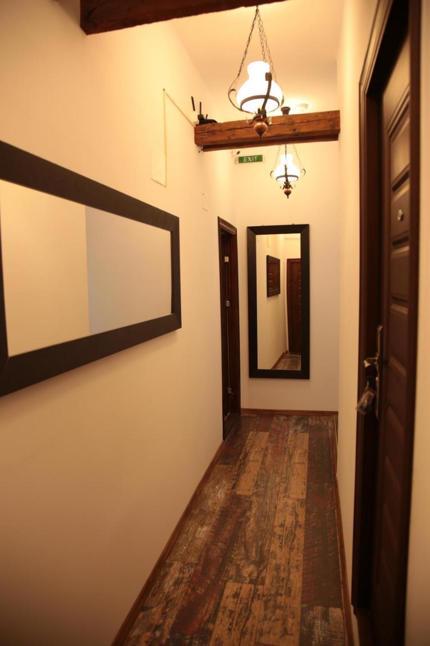 Downtown Hostel ブラショフ エクステリア 写真
