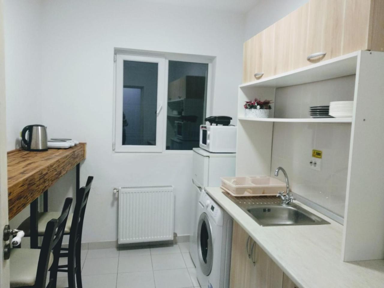 Downtown Hostel ブラショフ エクステリア 写真