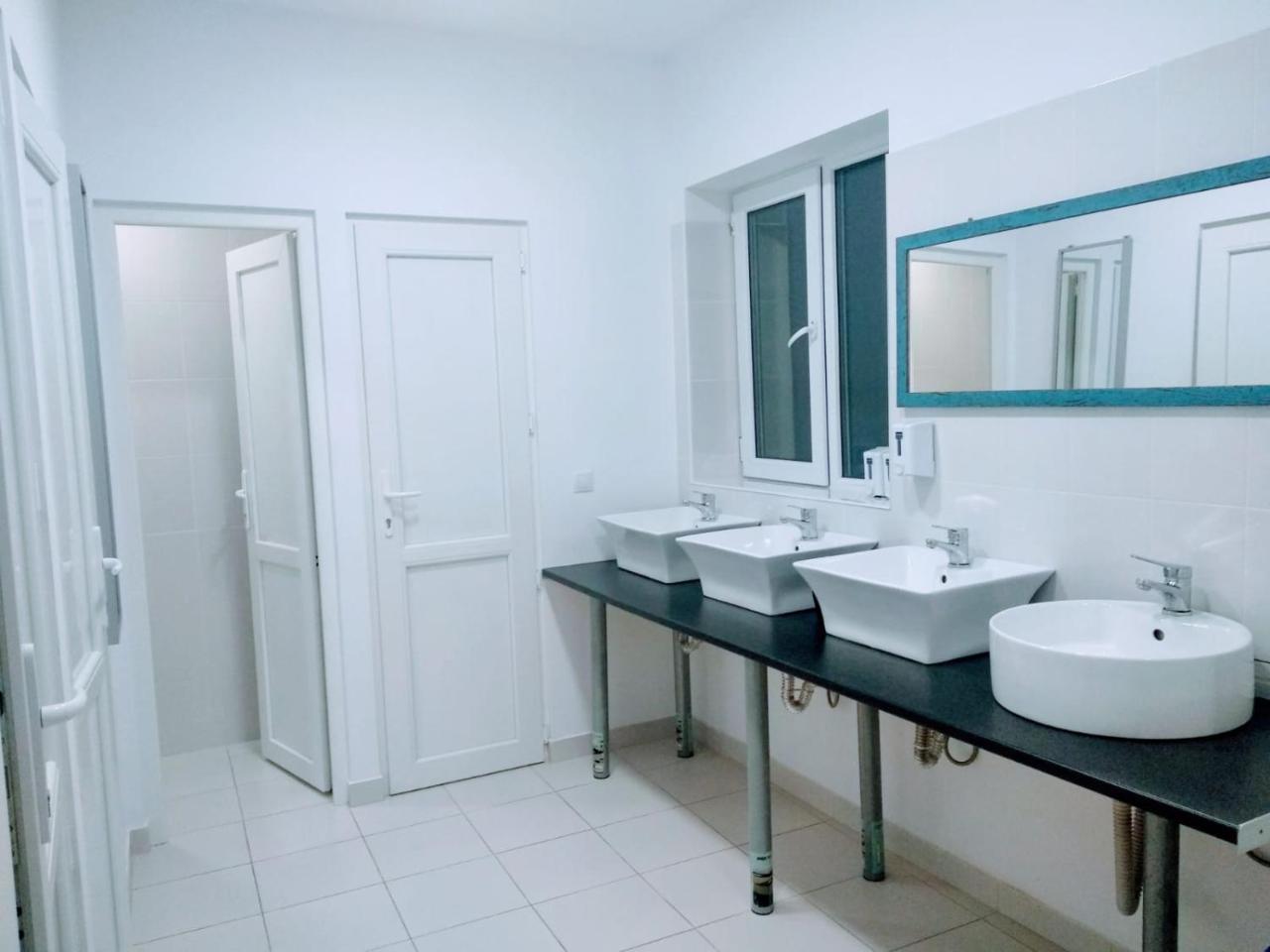 Downtown Hostel ブラショフ エクステリア 写真