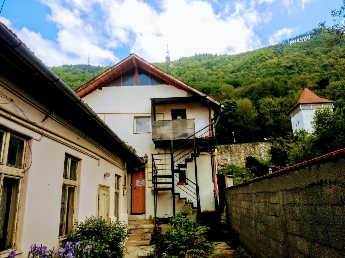 Downtown Hostel ブラショフ エクステリア 写真